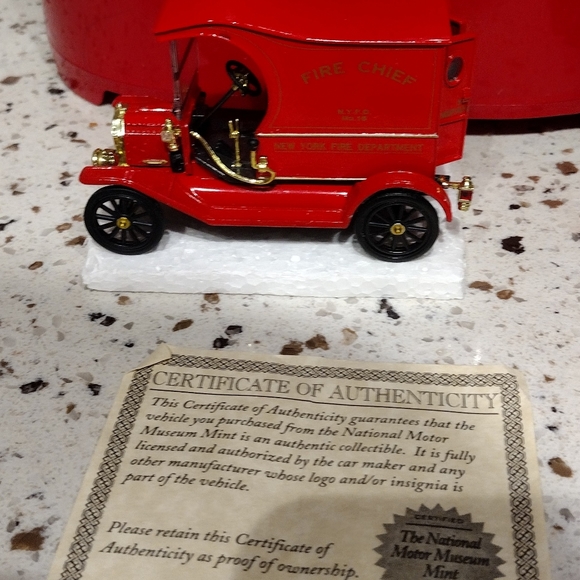 Nwt 1913 Model T fire Chief wagon - Picture 3 of 4
